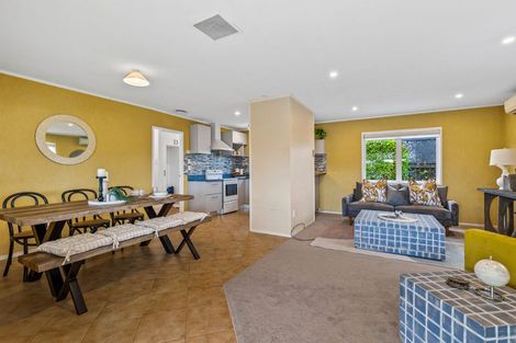 Photo of property in 1/32 Neil Avenue, Te Atatu Peninsula, Auckland, 0610