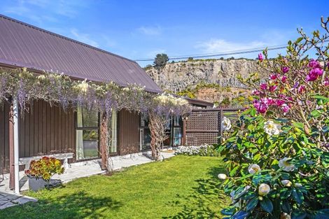 Photo of property in 1/31 Main Road, Redcliffs, Christchurch, 8081