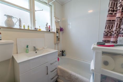 Photo of property in 5 Blyth Street, Holmes Hill, Oamaru, 9401