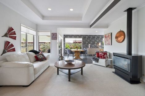 Photo of property in 31 Caroline Crescent, Highbury, Palmerston North, 4412