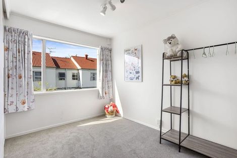 Photo of property in 5/25 Inverness Road, Browns Bay, Auckland, 0630