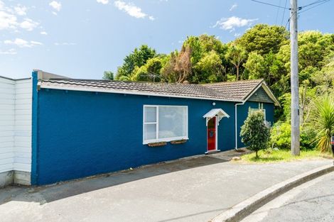 Photo of property in 1 Greenacres Street, Macandrew Bay, Dunedin, 9014