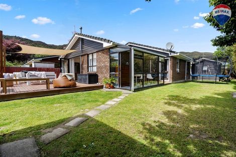 Photo of property in 17 Norton Park Avenue, Fairfield, Lower Hutt, 5011