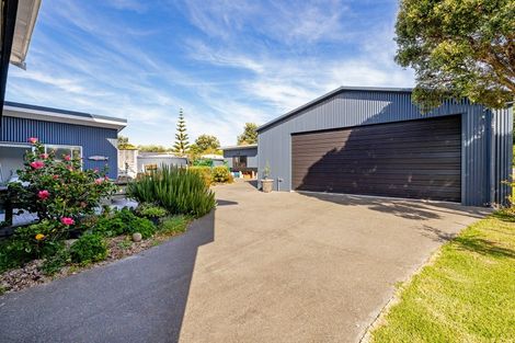 Photo of property in 8 Tamarisk Drive, Riversdale Beach, Masterton, 5872