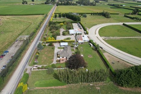 Photo of property in 1048 Lochiel-branxholme Road, Branxholme, Invercargill, 9874