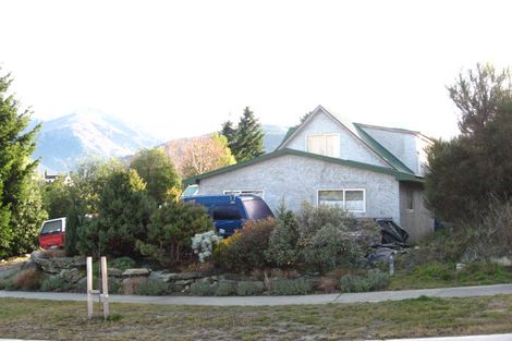 Photo of property in 21 Cedar Drive, Kelvin Heights, Queenstown, 9300