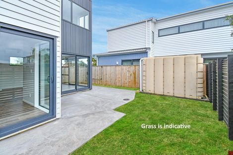Photo of property in 39 Tapuwae Way, Mangere Bridge, Auckland, 2022