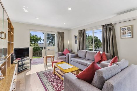Photo of property in 8 Fulmar Way, Unsworth Heights, Auckland, 0632