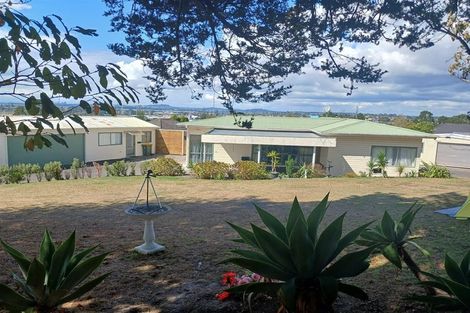 Photo of property in 40 Waimumu Road, Massey, Auckland, 0614