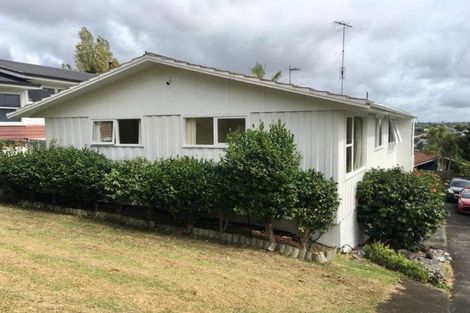 Photo of property in 2/162 Coronation Road, Hillcrest, Auckland, 0627