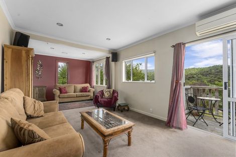 Photo of property in 92 Milton Terrace, Picton, 7220