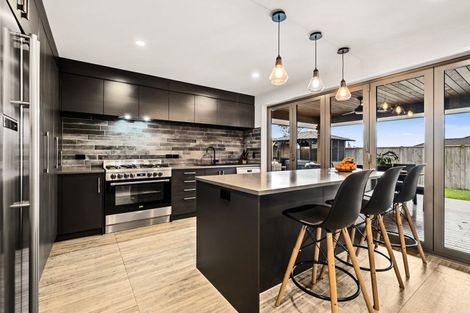 Photo of property in 17 Dreaver Drive, Waitara, 4320