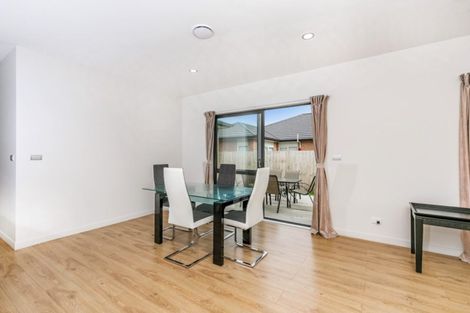 Photo of property in 5 Twin Parks Rise, Papakura, 2110