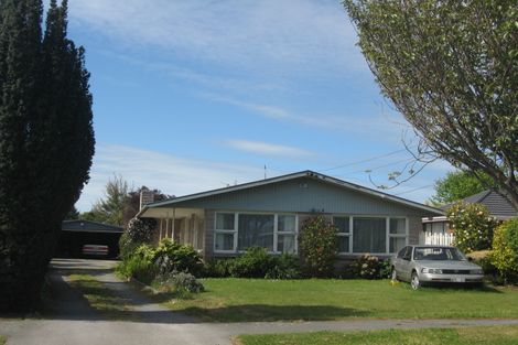 Photo of property in 52 Martbern Crescent, Bishopdale, Christchurch, 8053