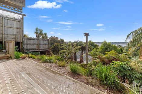 Photo of property in 6 Aries Place, Kawaha Point, Rotorua, 3010