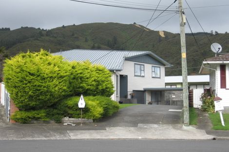 Photo of property in 6 Bella Grove, Naenae, Lower Hutt, 5011