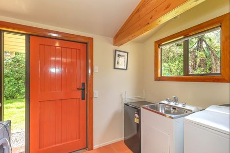 Photo of property in 34 Makahika Road, Levin, 5571