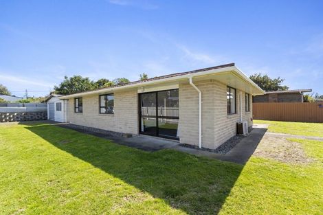 Photo of property in 87 Norfolk Crescent, Otaki Beach, Otaki, 5512