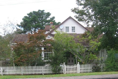 Photo of property in 76 Atkinson Road, Titirangi, Auckland, 0604