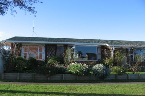 Photo of property in 2 Papawai Place, Milson, Palmerston North, 4414
