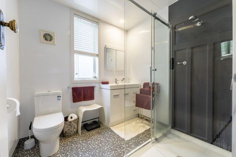 Photo of property in 8 London Street, Hampden, 9410