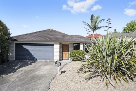 Photo of property in 17 George Arthur Place, Pukekohe, 2120