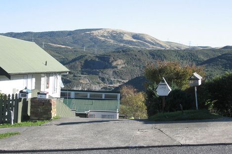Photo of property in 63a Lord Street, Stokes Valley, Lower Hutt, 5019