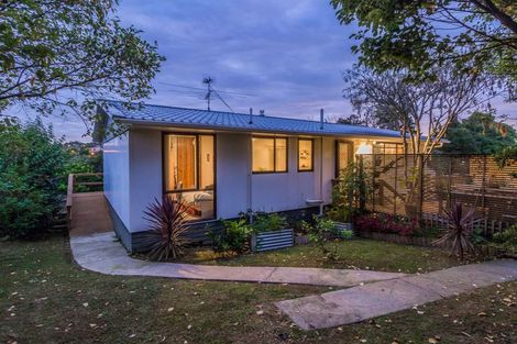 Photo of property in 2/109 Oreil Avenue, West Harbour, Auckland, 0618