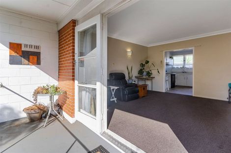 Photo of property in 2/14 South Street, Papakura, 2110