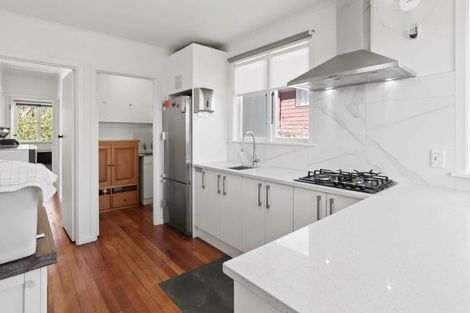 Photo of property in 39 Newington Road, Henderson, Auckland, 0612