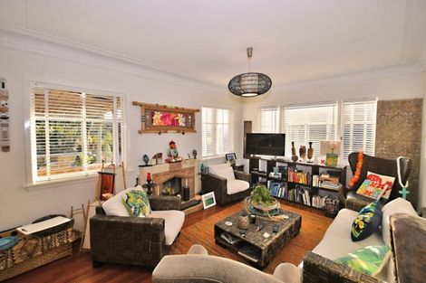 Photo of property in 12 Kendale Drive, Leigh, 0985