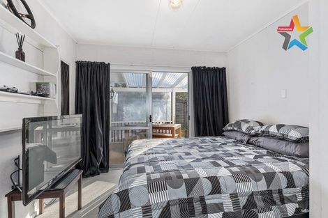 Photo of property in 5 Bird Grove, Stokes Valley, Lower Hutt, 5019