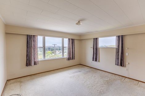 Photo of property in 12 Domain Road, Waipawa, 4210