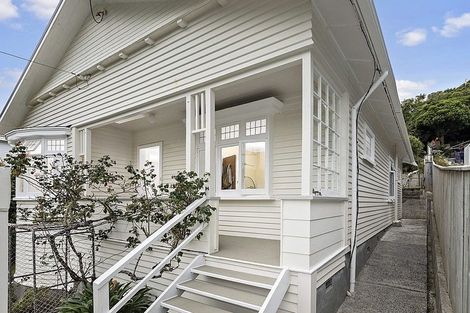 Photo of property in 94 Parkvale Road, Karori, Wellington, 6012