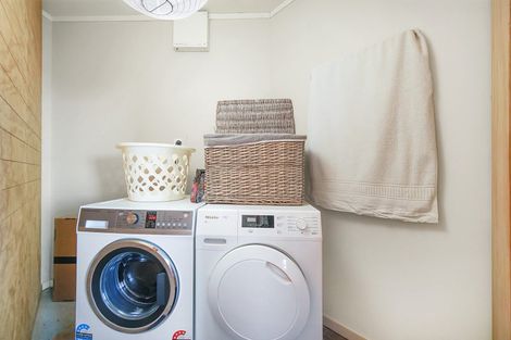 Photo of property in 21 Ian Sage Avenue, Torbay, Auckland, 0630