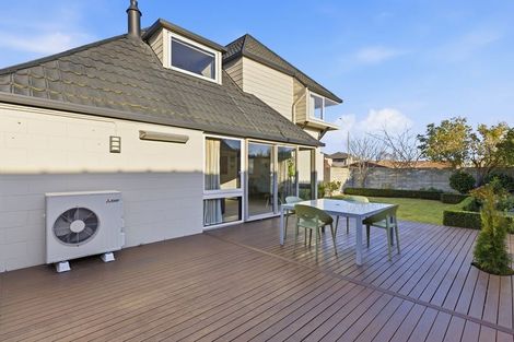Photo of property in 76a Memorial Avenue, Ilam, Christchurch, 8053