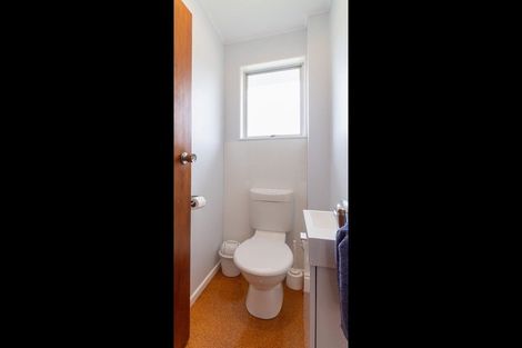 Photo of property in 116 Taylor Terrace, Tawa, Wellington, 5028