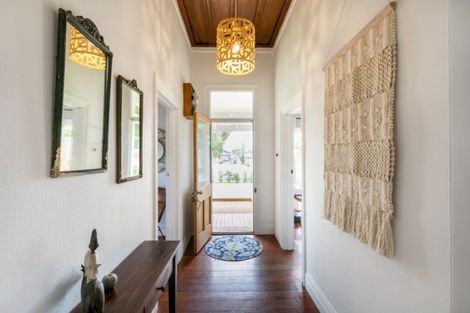 Photo of property in 409 Alexandra Street, Hastings, 4122