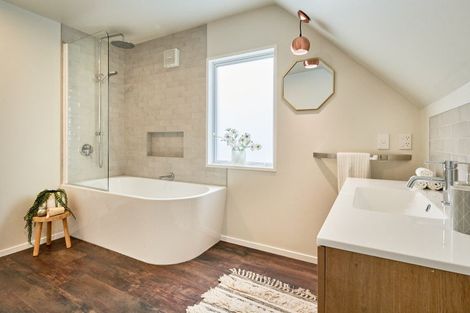 Photo of property in 44 Cheviot Road, Lowry Bay, Lower Hutt, 5013