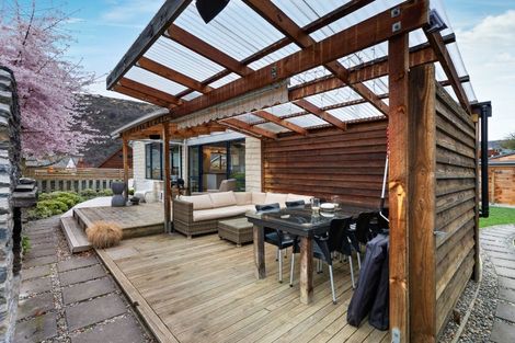Photo of property in 6 Elva Dawson Place, Arrowtown, 9302