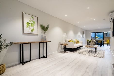 Photo of property in 42 Bordeaux Parade, Te Atatu South, Auckland, 0610