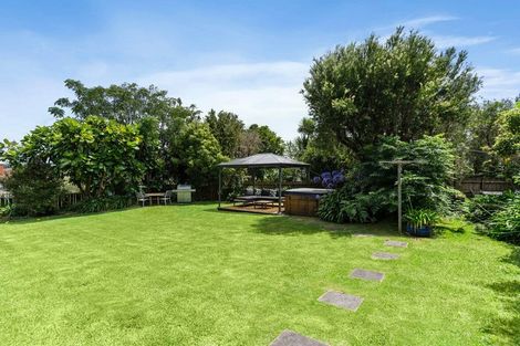 Photo of property in 5 Higham Ferrers Place, Red Beach, 0932