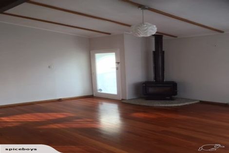 Photo of property in 50 Divich Avenue, Te Atatu South, Auckland, 0610