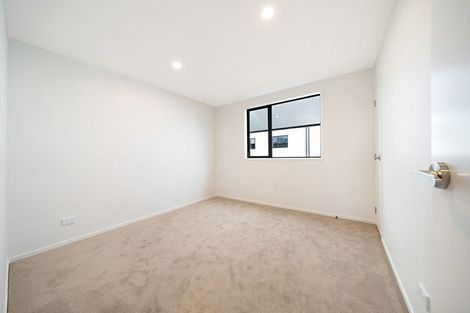 Photo of property in 31 Clay Works Lane, New Lynn, 0600