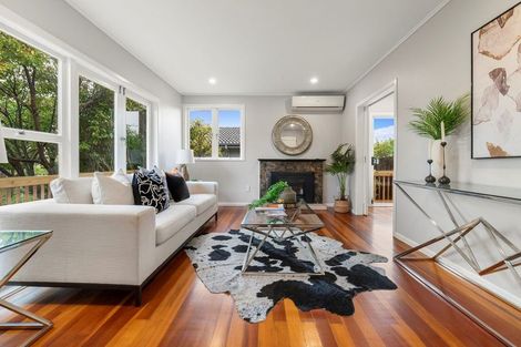 Photo of property in 37 Cardiff Road, Pakuranga, Auckland, 2010