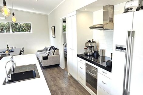 Photo of property in 106 Nikau Close, Matarangi, Whitianga, 3592