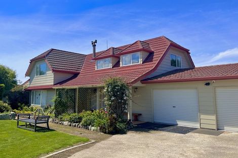 Photo of property in 964 Waianakarua Road, Herbert, 9495