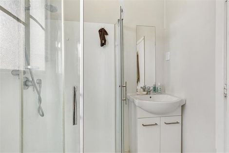 Photo of property in 102 Wallace Road, Papatoetoe, Auckland, 2025