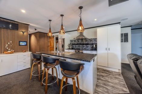 Photo of property in 10 Jack Young Place, Albert Town, Wanaka, 9305