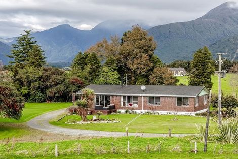 Photo of property in 390 Robertson Road, Harihari, 7884